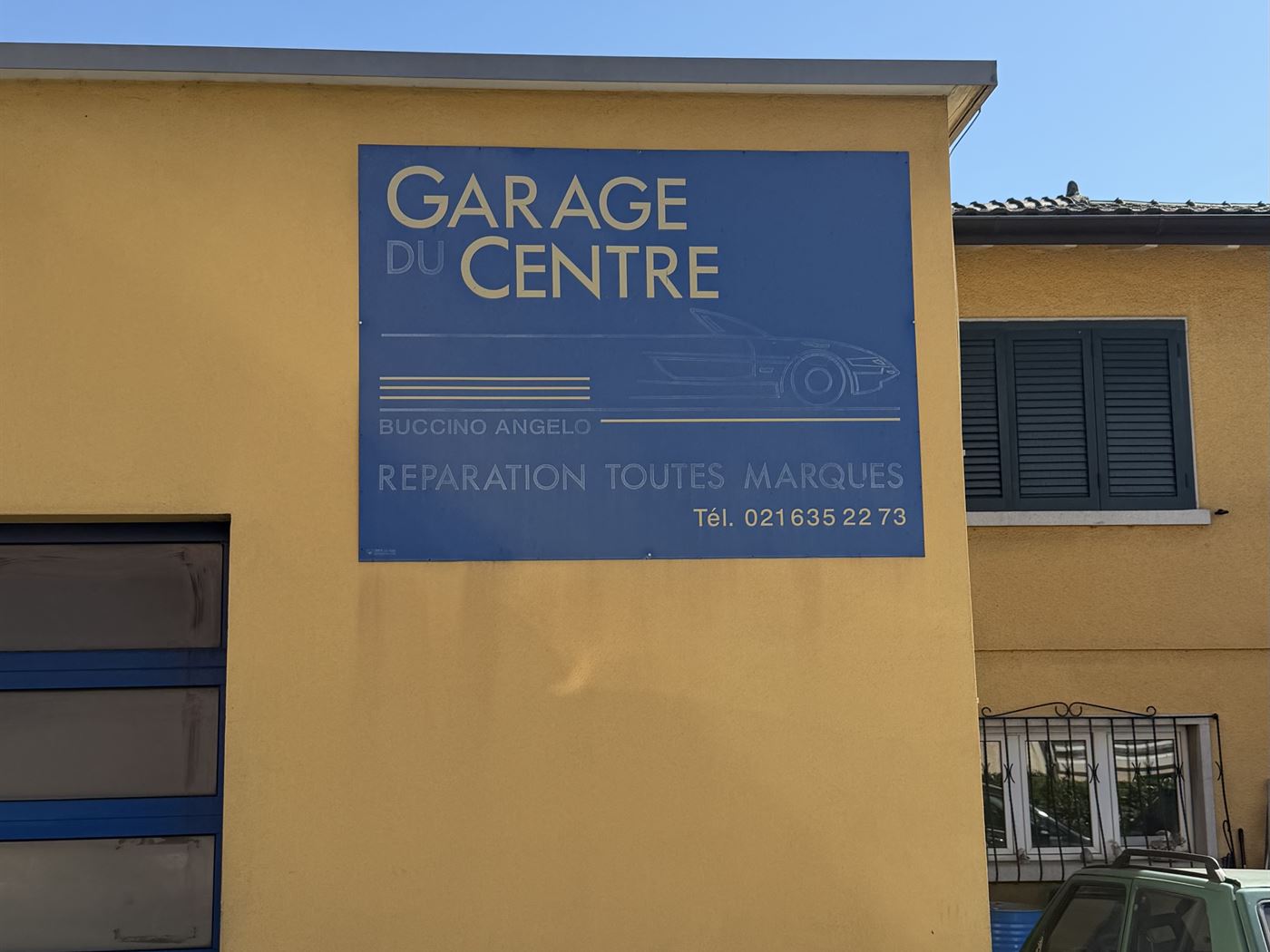L'enseigne du Garage du Centre, rue du Centre 9 à Crissier
